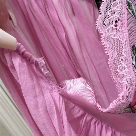 Victoria's Secret Pink Floral Lace Chemise - Picture 5 of 6